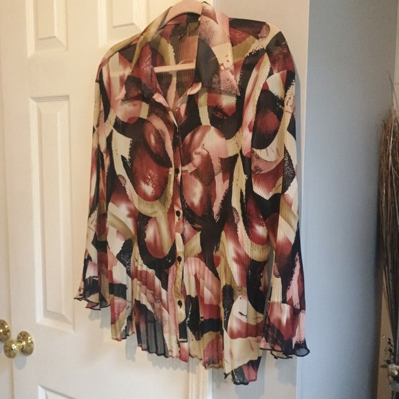 Sere Nade New York Abstract Print‎ Pleated Long Sleeve Button Down Blouse - Picture 3 of 9